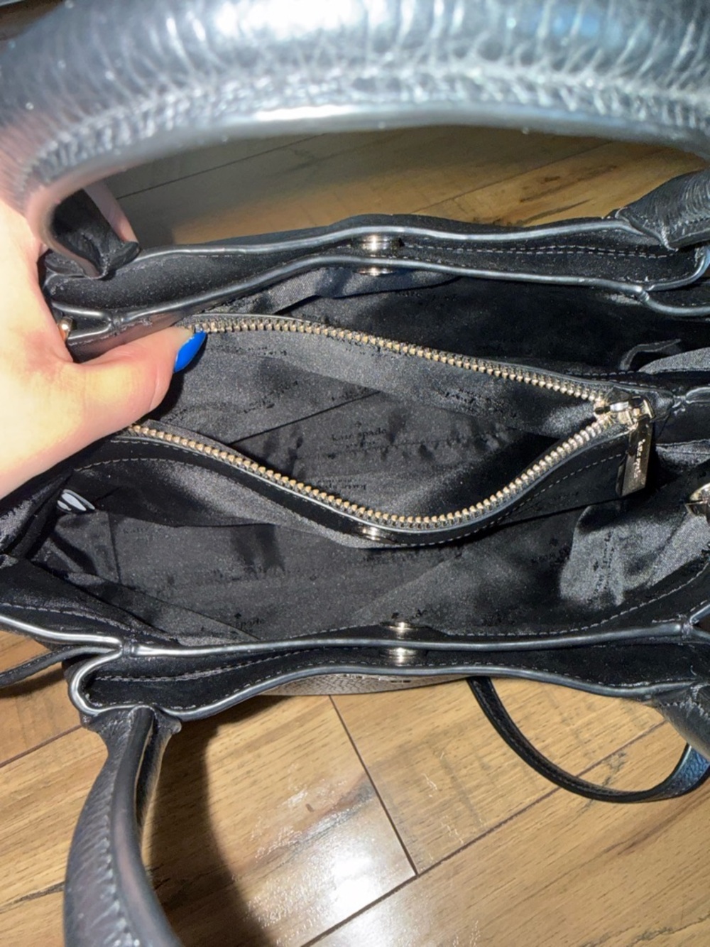 Dumpling Large Satchel Bag - Picture 6 of 12